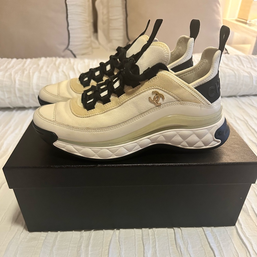 Authentic Chanel Fabric Calfskin Suede CC Sneakers White 38